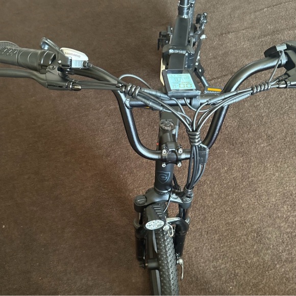 Geleisen Electric Bike - Picture 3 of 4